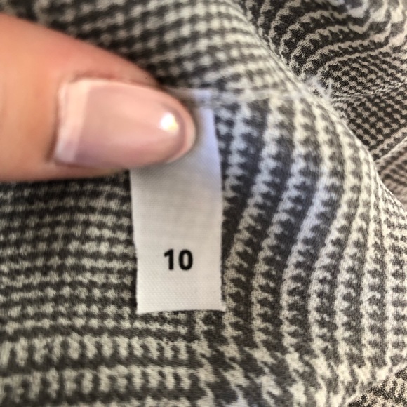 Reformation Wilder Dress in Aberdeen Plaid— Size 10 - Picture 6 of 6